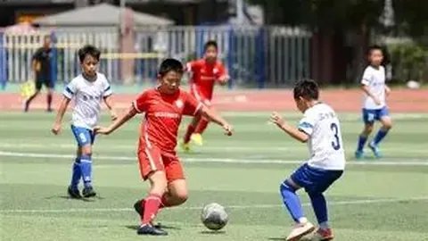 U17亚预赛：艾比布拉破门，卞宇郎加油助力，国少队2-0战胜巴林